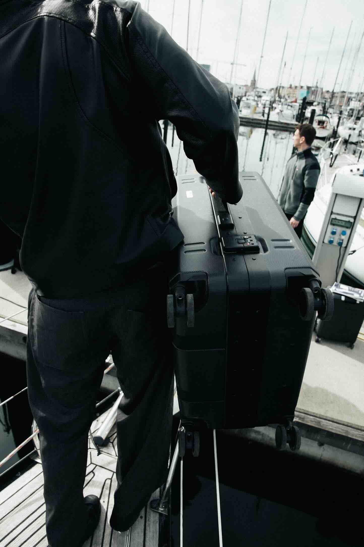 Rent suitcases and travel luggage for any trip length. Reliable gear, flexible rental periods, no storage hassle.
