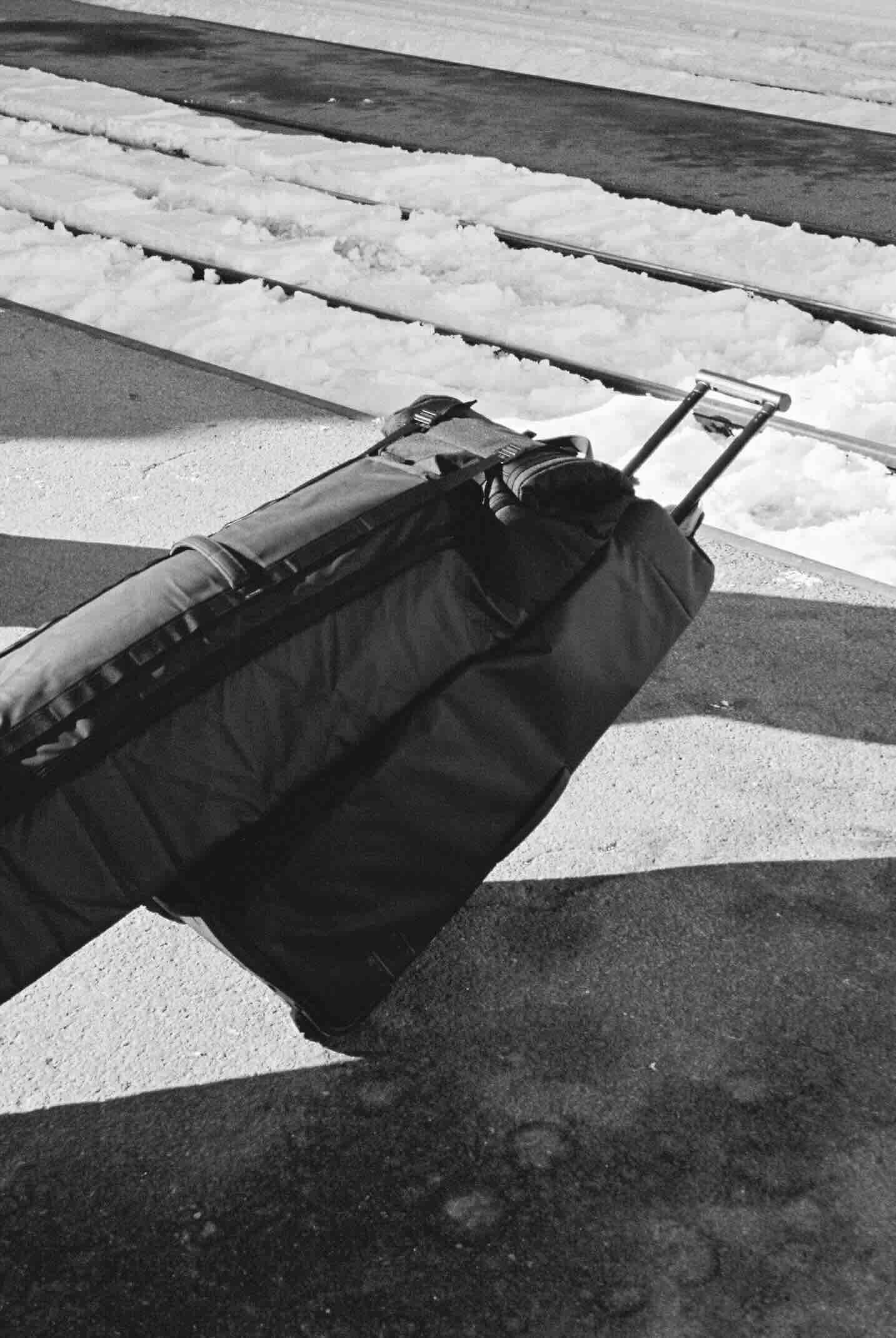 Rent ski bags and snowboard bags for travel or storage. Padded protection, right fit for your gear, delivered fast.